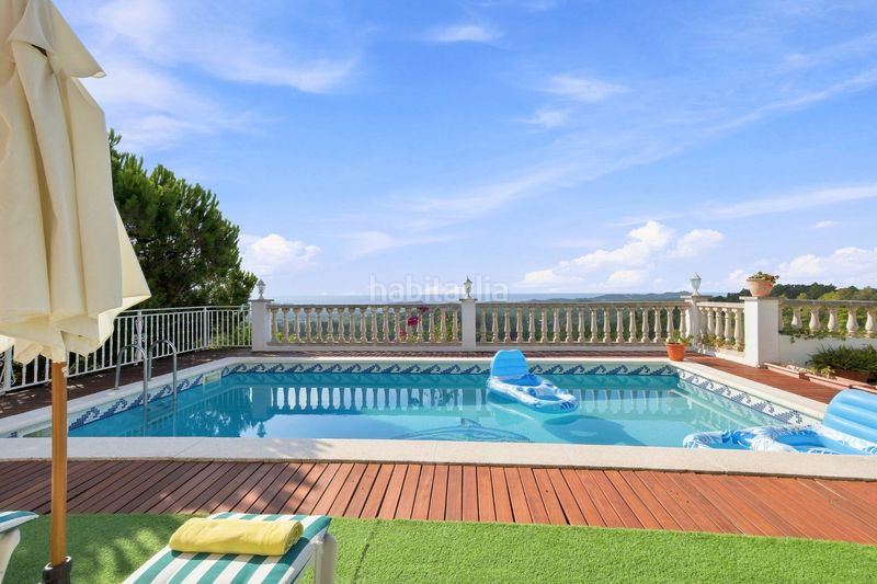 Foto 009b9f6e-00fe-451b-8431-01d882bd3e3b. Casa amb xemeneia aparcament piscina a Lloret Blau - La Creu de Lloret Lloret de Mar