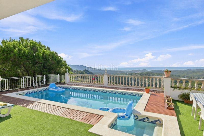 Foto 50dea426-0b21-48ad-ac0d-c0d733811fc9. Casa amb xemeneia aparcament piscina a Lloret Blau - La Creu de Lloret Lloret de Mar