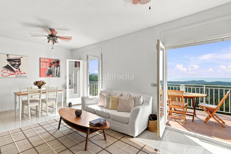 Foto 513a8998-4769-46ed-a196-3f85a9dca860. Casa amb xemeneia aparcament piscina a Lloret Blau - La Creu de Lloret Lloret de Mar