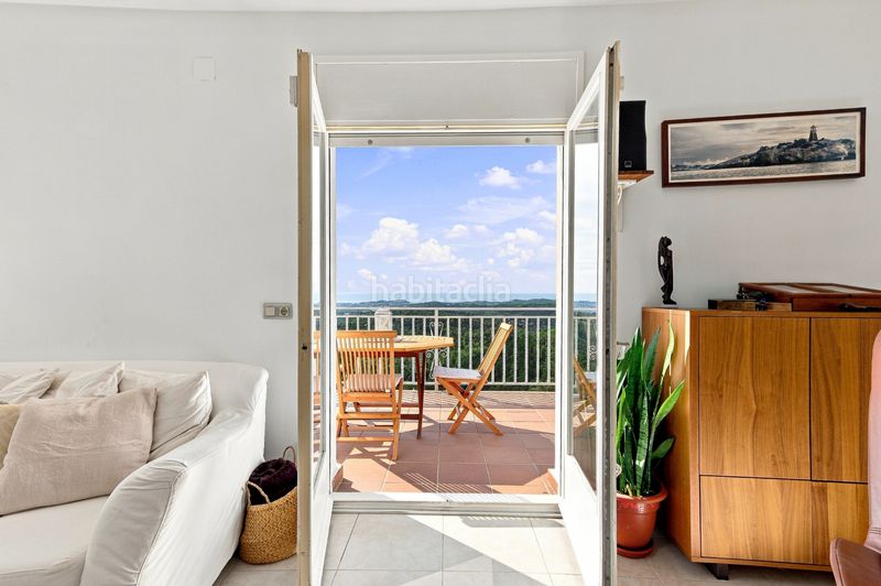 Foto 59ad63b8-3e2c-4273-8c1b-783e1e82d628. Casa amb xemeneia aparcament piscina a Lloret Blau - La Creu de Lloret Lloret de Mar