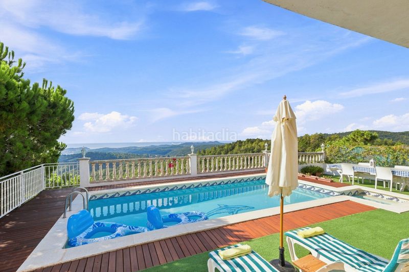 Foto 8065fc47-f0af-4661-866d-44c4dceab439. Casa amb xemeneia aparcament piscina a Lloret Blau - La Creu de Lloret Lloret de Mar