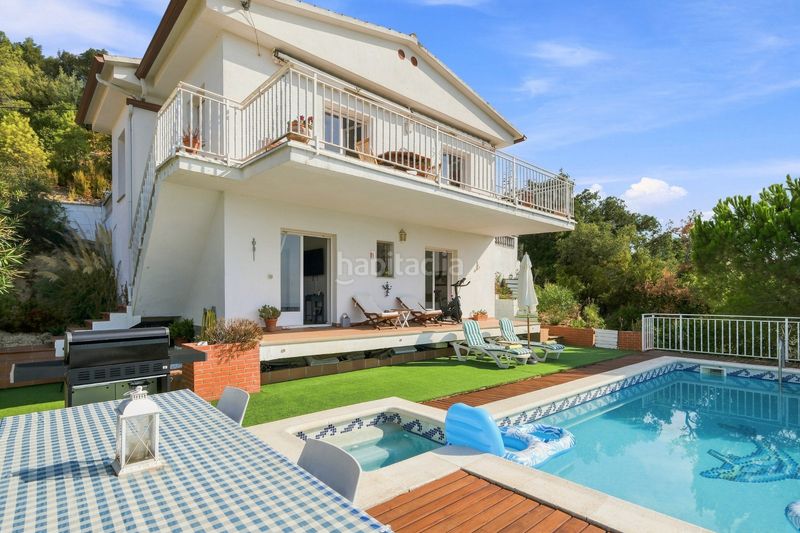 Foto f3dd6ec3-c530-4533-ac20-178f521cf70d. Casa amb xemeneia aparcament piscina a Lloret Blau - La Creu de Lloret Lloret de Mar