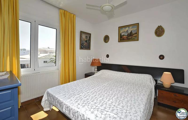 Foto 7e0d1473-cdd4-4b04-a3e8-90005f7cc62c. Casa  de pescador en el sector salins en venta con amarre de 12,5 x 4 m para velero, en Empuriabrava