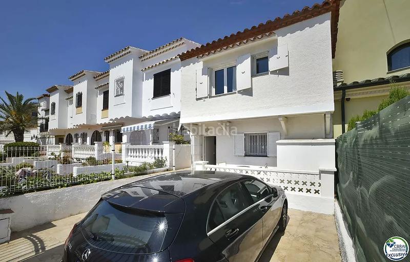 Foto 9d813af5-7d2c-4186-a50b-8407af031bdb. Casa  de pescador en el sector salins en venta con amarre de 12,5 x 4 m para velero, en Empuriabrava