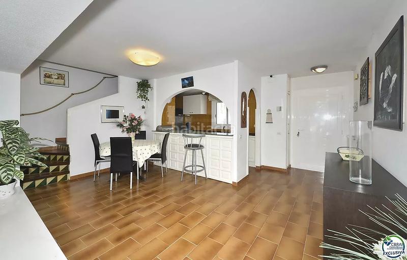Foto b7c07879-23a4-4436-b0f0-314f8b40aa7b. Casa  de pescador en el sector salins en venta con amarre de 12,5 x 4 m para velero, en Empuriabrava