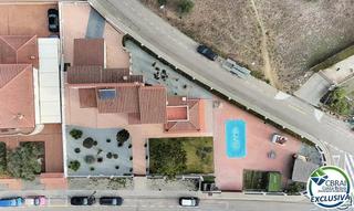 Casa en Nord. Propiedad de ensueño en mas matas, roses casa independiente con