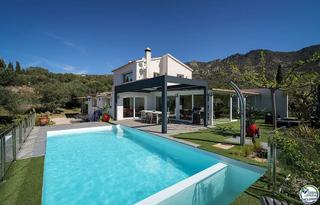 Casa a Palau-saverdera. Magnífica villa reformada rodeada de naturaleza