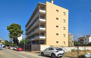 Etagenwohnung in Salatar. Apartamento en salatar con vista parcial al mar, gran terraza y