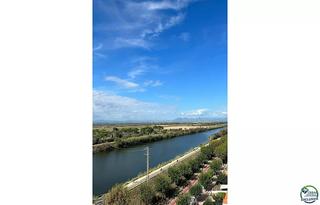 Piso en Muga - Gran Reserva - Badia. Apartamento reformado con licencia turística en primera línea de