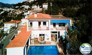 Casa a Puig Rom-Canyelles-Almadrava. Magnífica casa con vista panorámica a la bahía de roses  licenci