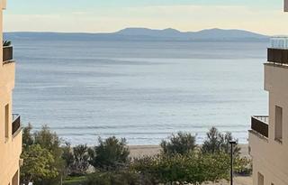 Etagenwohnung in Salatar. Muy bonito apartamento en 2 lnea de mar en rosas vista mar