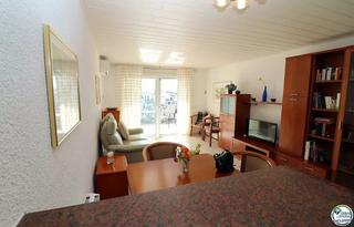 Pis a Port Banyuls - Port Alegre - Port Empordà. Encantador apartamento en venta en empuriabrava con vistas al ca