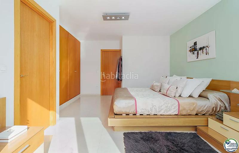 Foto 02a10863-87ea-4b06-ae27-a88070b6d35e. Casa  con piscina en puigmal, 4 habitaciones, y ubicación ideal. en Empuriabrava
