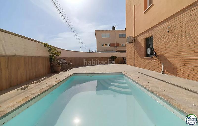 Foto a55a3568-a965-4d0f-a9c2-1a659bb6b8a6. Casa  con piscina en puigmal, 4 habitaciones, y ubicación ideal. en Empuriabrava