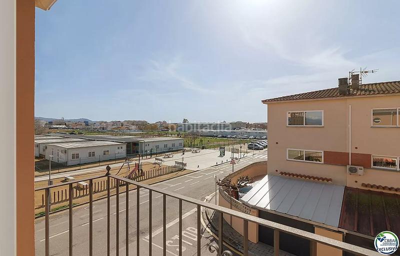 Foto b6dfcc5a-3788-419b-af38-91564dd0805d. Casa  con piscina en puigmal, 4 habitaciones, y ubicación ideal. en Empuriabrava
