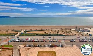 Pis a Muga - Gran Reserva - Badia. Sylvia apartamento de 2 dormitorios a reformar con impresionante