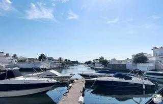 Casa a Tordera - Fluvià - Llobregat. Casa en venta con amarre en  empuriabrava, costa brava