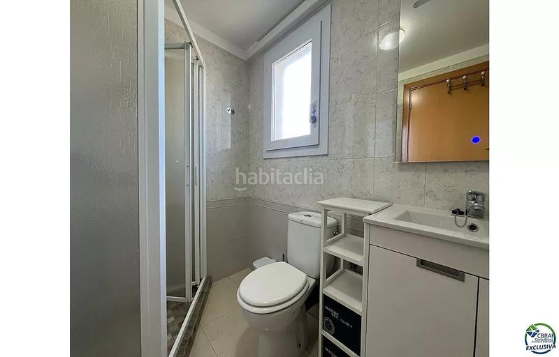Foto 78a2b01e-48e1-478c-8f6b-e65591b81fe8. Piso atico en venta 2 habitaciones gran terraza y parking subterraneo. en Empuriabrava
