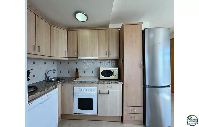 Foto c118b918-ce55-4a01-ad88-83c9ca0bbcab. Piso atico en venta 2 habitaciones gran terraza y parking subterraneo. en Empuriabrava