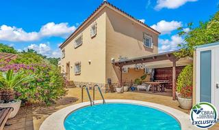 Casa a Puigmal - Mas Nou. Mas nou amplia casa con 5 dormitorios, garaje privado,  jardín,