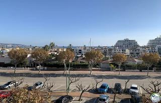 Etagenwohnung in Salins - Cavall de Mar. Bonito apartamento con vistas al mar situado en el centro de la