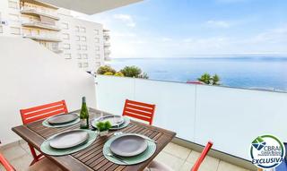Pis a Puig Rom-Canyelles-Almadrava. Apartamento reformado con vistas al mar y licencia turística