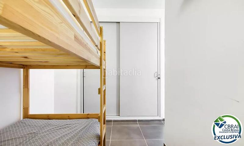Foto 21d97584-96c2-4d19-b586-6b931e2c6a18. Piso apartamento reformado con vistas al mar y licencia turística en Roses