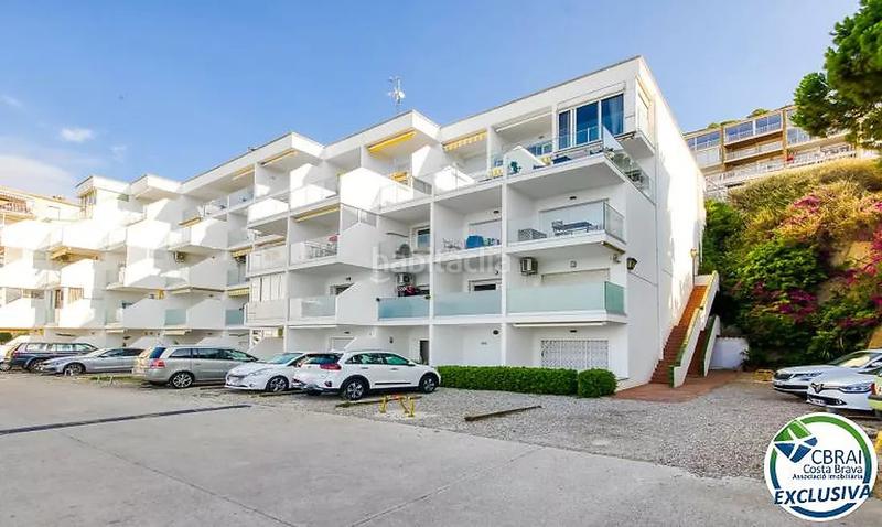 Foto baecb262-6d13-4642-ba99-d87fae25b813. Piso apartamento reformado con vistas al mar y licencia turística en Roses