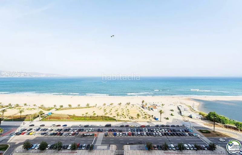 Foto a40eaf2c-8fdd-4c1b-ab16-3c37e6d7f759. Estudio  en planta 17 con terraza y espectaculares vistas al mar , costa brava en Empuriabrava