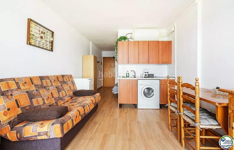 Foto ace331f4-7181-42d0-aeb1-7d23b7131d23. Estudio  en planta 17 con terraza y espectaculares vistas al mar , costa brava en Empuriabrava