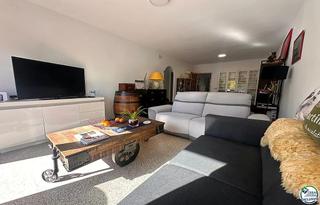 Appartement à Moxó - Sant Mori. Amplio apartamento cerca de la playa y los comercios