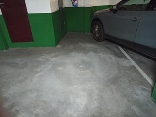 Rent Car parking in Centro. Plaza de moto en alquiler