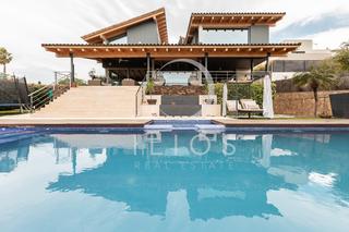 Xalet a Torre en Conill-Cumbres de San Antonio. Exclusiva villa de diseño ubicada en torre en conill