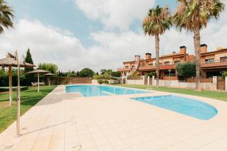 Casa aparellada a Torre en Conill-Cumbres de San Antonio. Magnífico chalet ubicado en la prestigiosa urbanización de lujo