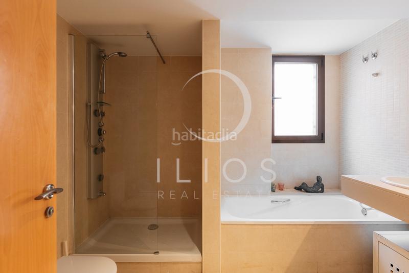 Foto 158a0d72-ccd1-4690-8d5f-13f6cc8c6742. Casa aparellada amb xemeneia calefacció aparcament piscina a Bétera