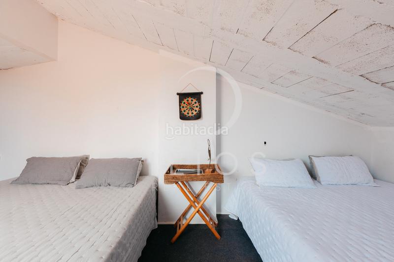 Foto 28a0b581-45ef-4f74-bcfa-53b2dabafc88. Casa aparellada amb xemeneia calefacció aparcament piscina a Bétera