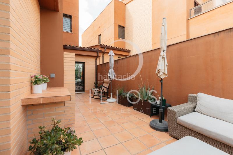 Foto 41312673-b772-4120-9af2-35fb031d907b. Casa aparellada amb xemeneia calefacció aparcament piscina a Bétera