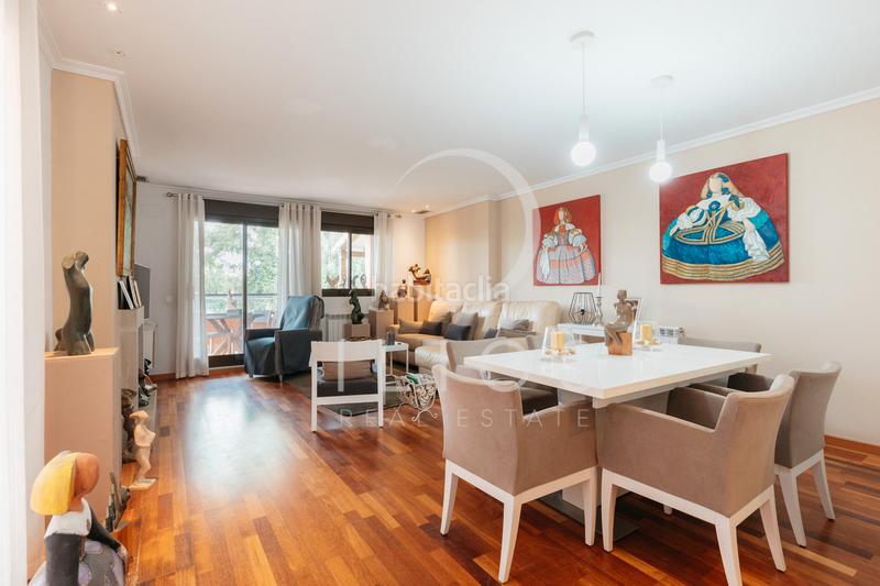 Foto 60382732-f9c5-4cd6-8d36-118e9cbff65b. Casa aparellada amb xemeneia calefacció aparcament piscina a Bétera