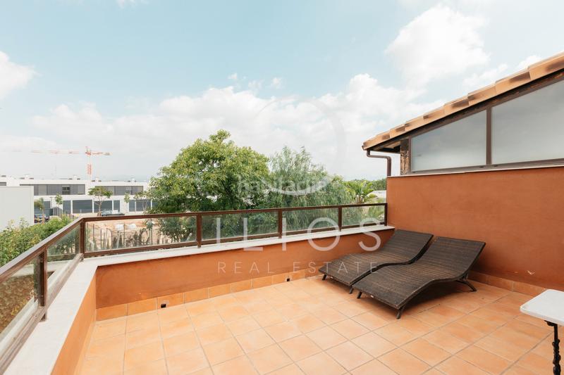 Foto 6c6daf78-4f37-4a49-a267-cc66e0ed7408. Casa aparellada amb xemeneia calefacció aparcament piscina a Bétera