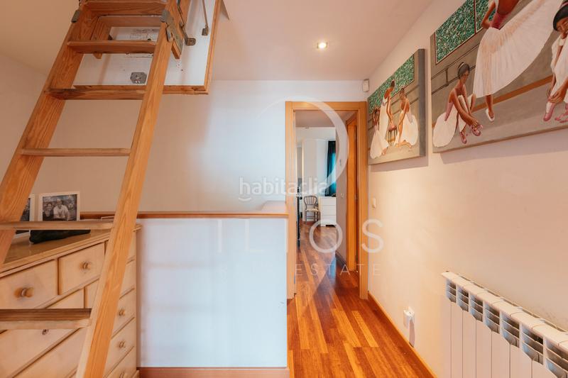 Foto 7070cb0d-0fd1-4e1a-baa9-7faa80bd9c4e. Casa aparellada amb xemeneia calefacció aparcament piscina a Bétera