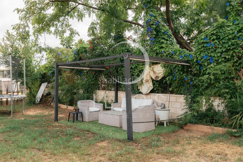 Foto 81e9bee4-dfa7-4c73-8678-4e52526bace2. Casa aparellada amb xemeneia calefacció aparcament piscina a Bétera