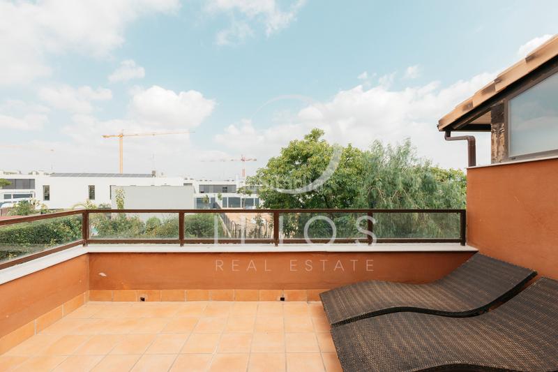 Foto c09108fc-3e4b-4c33-bf41-957dc0f838c5. Casa aparellada amb xemeneia calefacció aparcament piscina a Bétera