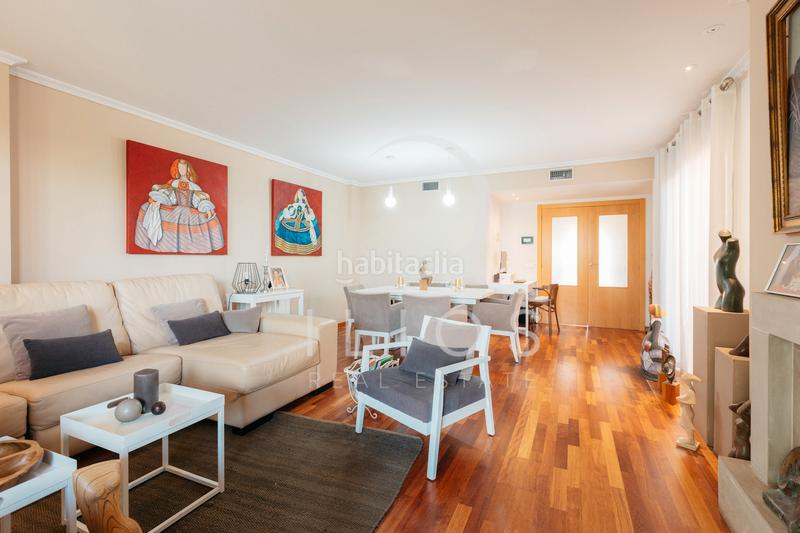 Foto c60c5328-b907-4199-9f73-4fb35d4da499. Casa aparellada amb xemeneia calefacció aparcament piscina a Bétera