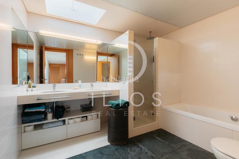 Foto 240ed882-b9ad-415a-afbb-11927b0df9ac. Chalet exclusiva villa en venta con diseño contemporáneo y máxima privacidad en Godella