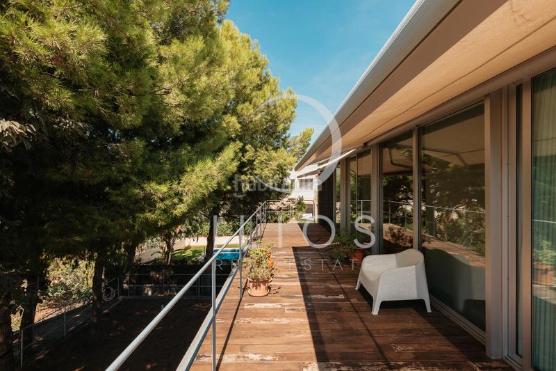 Foto b0ce289e-82fb-4ebc-a9e9-ad0f545be982. Chalet exclusiva villa en venta con diseño contemporáneo y máxima privacidad en Godella