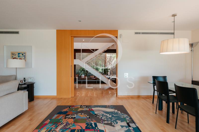 Foto b24e3a14-5d11-4e8c-8abf-b16c85e78a06. Chalet exclusiva villa en venta con diseño contemporáneo y máxima privacidad en Godella