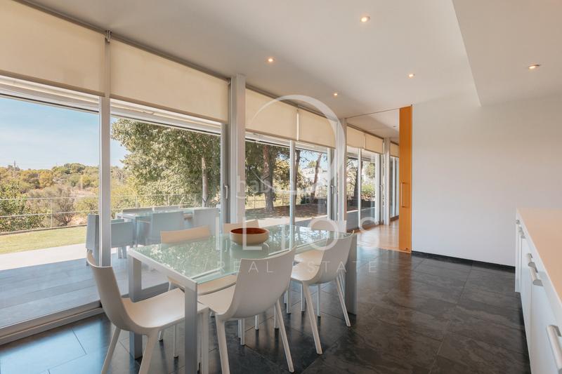 Foto e24cf0e6-b132-41a2-8451-f587373da784. Chalet exclusiva villa en venta con diseño contemporáneo y máxima privacidad en Godella