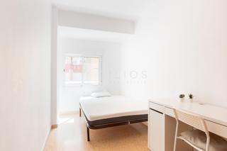 Pis  Carrer de la mare de déu del pilar. Vivienda en venta junto al parque central de paterna