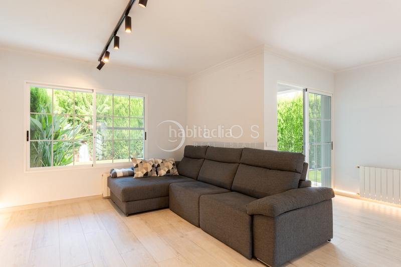 Foto 43fe09fb-ee1c-4f44-874a-d477032825aa. Towny house with fireplace heating parking pool in Bétera