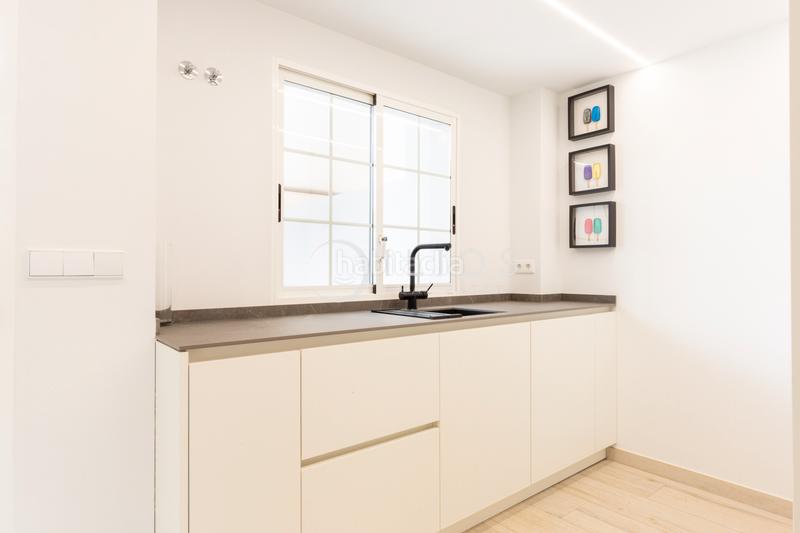 Foto b5634c7f-2b36-44f5-b0f2-9fdc95a67660. Towny house with fireplace heating parking pool in Bétera